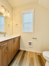 2434 Leonard Ln in Lebanon, OR - Building Photo - Building Photo