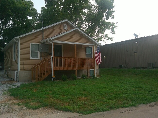 211 Hickman Ave in Columbia, MO - Building Photo - Building Photo
