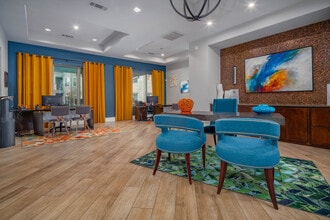 Legacy Flats in San Antonio, TX - Foto de edificio - Building Photo