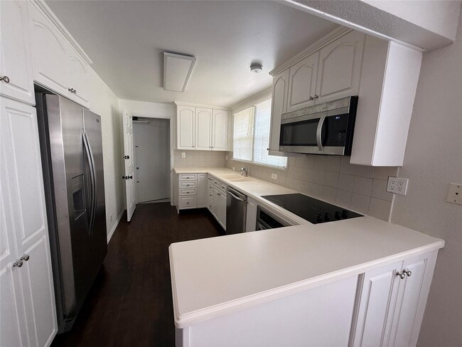 5025 SW 64th Ave in Davie, FL - Building Photo - Building Photo