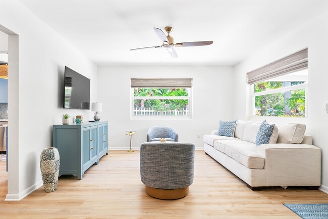 property at 816 35th St