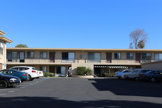 Parkridge Manor Apartments in San Diego, CA - Building Photo - Building Photo