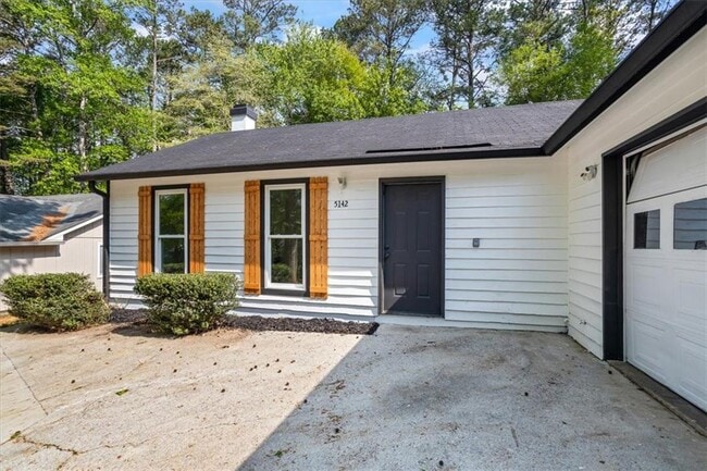 5142 Huxley Rd in Stone Mountain, GA - Building Photo - Building Photo