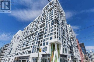 576 Front St W in Toronto, ON - Building Photo