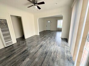 8725 Dalton Ave in Los Angeles, CA - Building Photo - Building Photo