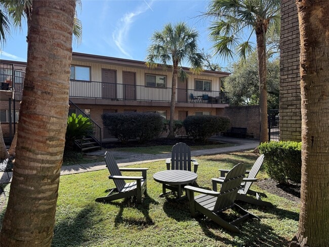 property at 1530 Heights Blvd