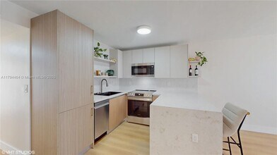 1666 West Ave in Miami Beach, FL - Building Photo - Building Photo