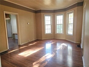 305 Highland Ave in East Syracuse, NY - Building Photo - Building Photo