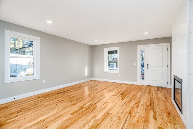 33 Milton St in Fitchburg, MA - Building Photo - Building Photo