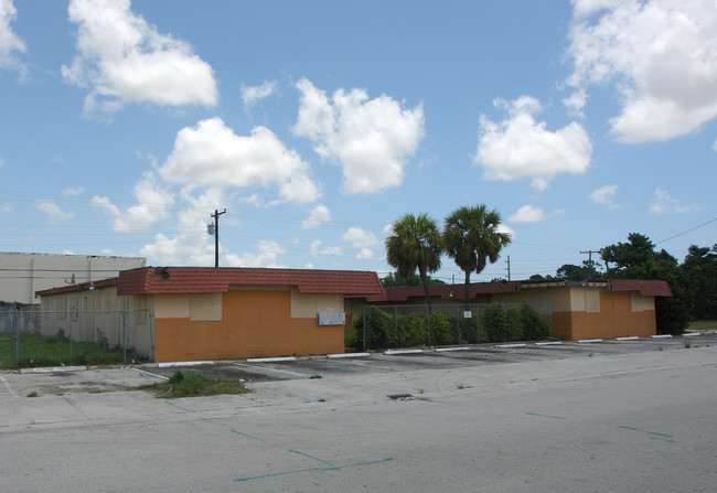 5625 Wiley St in Hollywood, FL - Building Photo - Building Photo