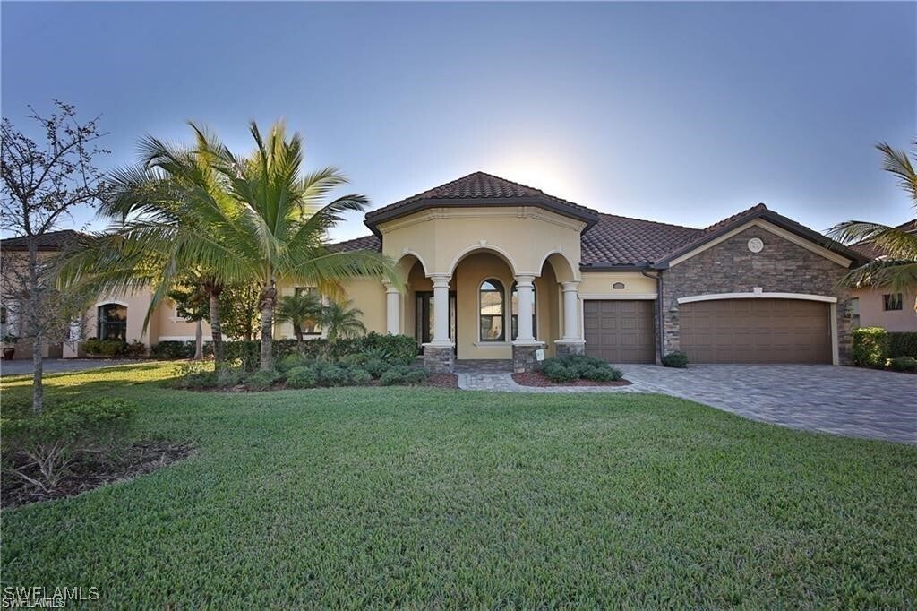 9461 Italia Way in Naples, FL - Building Photo