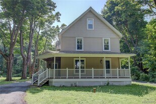 5880 Draudt Rd in Orchard Park, NY - Building Photo