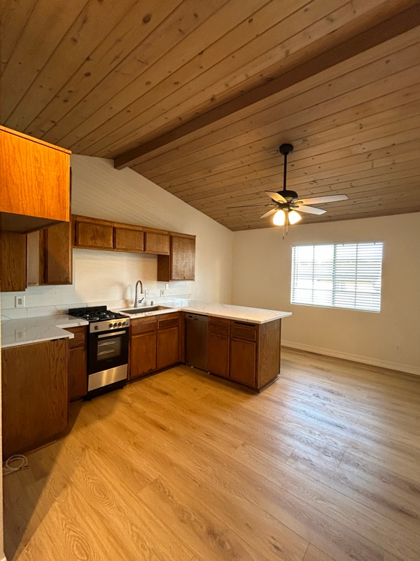 7001 Greeley St in Los Angeles, CA - Building Photo - Building Photo