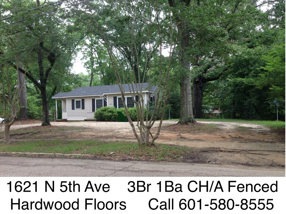 1621 N 5th Ave in Laurel, MS - Building Photo