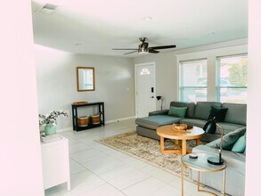 2680 Longboat Dr, Unit SI ID1502605P in Naples, FL - Building Photo - Building Photo