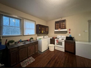 721 Pearl River Ave in Mccomb, MS - Foto de edificio - Building Photo