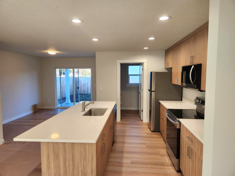 4099 Brooks Ave NE in Salem, OR - Building Photo
