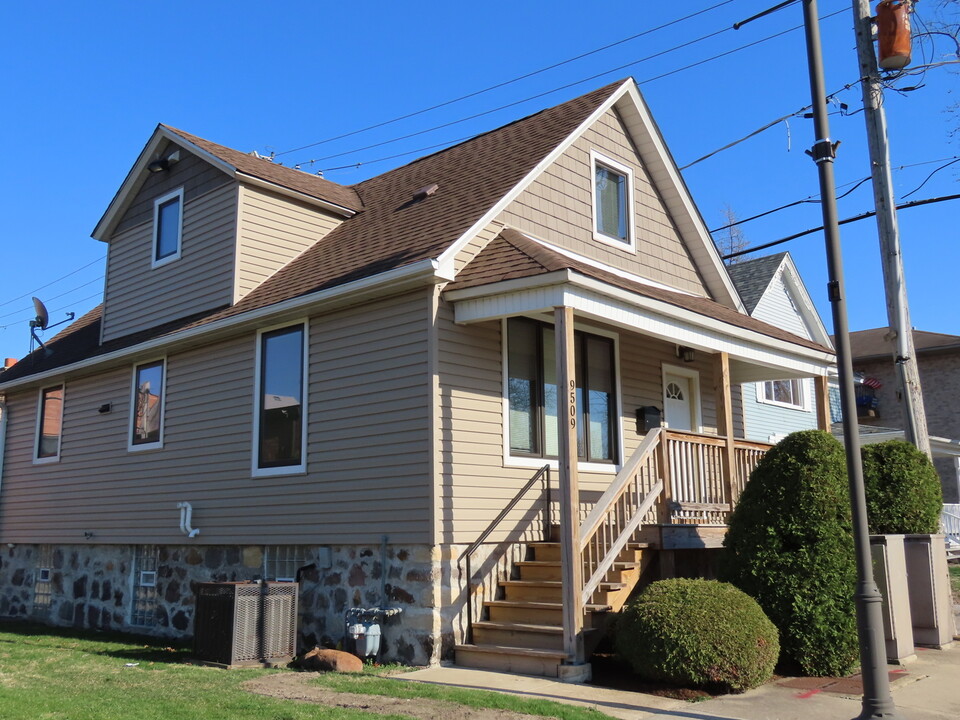 9509 Minnick Ave in Oak Lawn, IL - Foto de edificio