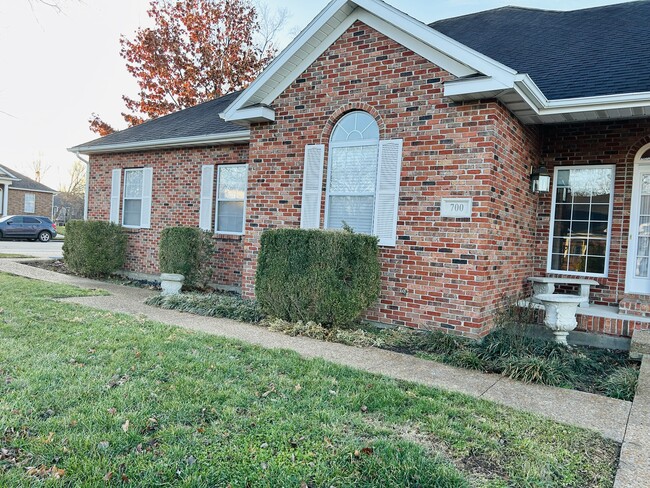 700 Sudbury Dr in Columbia, MO - Foto de edificio - Building Photo