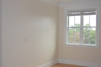 2 Silver St in Dover, NH - Building Photo - Building Photo