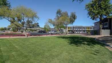 Seventeen805 in Phoenix, AZ - Foto de edificio - Building Photo