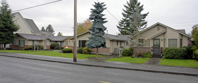 The Alsins Apartments in Sumner, WA - Building Photo - Building Photo