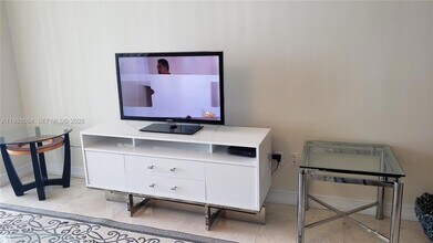 16699 Collins Ave, Unit 2404 in Sunny Isles Beach, FL - Building Photo - Building Photo