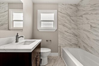 8525 17th Ave NW in Seattle, WA - Building Photo - Building Photo