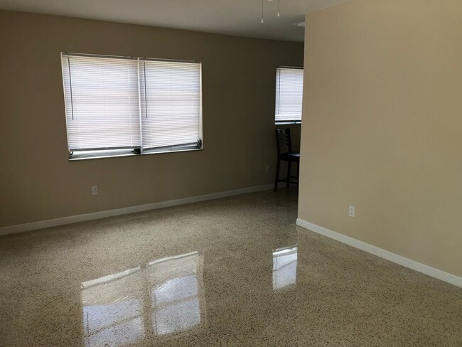 2946 26th Ave N in St. Petersburg, FL - Building Photo - Building Photo