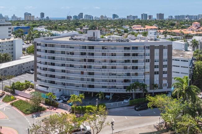 Excelsior Condominium in Miami, FL - Foto de edificio - Building Photo