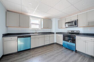 74 Massabesic St in Manchester, NH - Building Photo - Building Photo