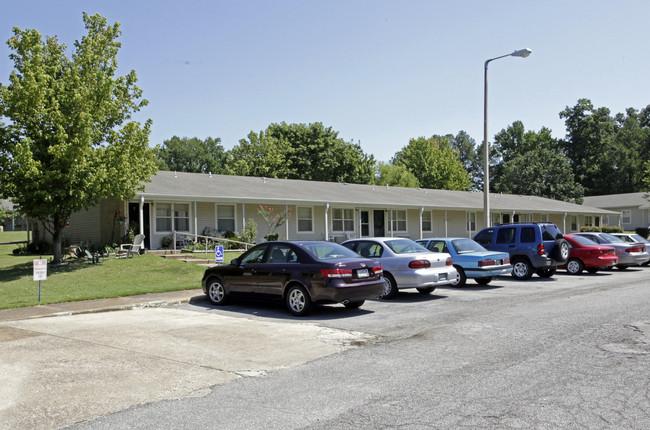 Northlake Apartments in Memphis, TN - Building Photo - Building Photo