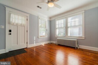 928 19th St S in Arlington, VA - Building Photo - Building Photo