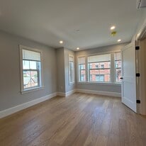 435 Market St, Unit 301 in Boston, MA - Building Photo