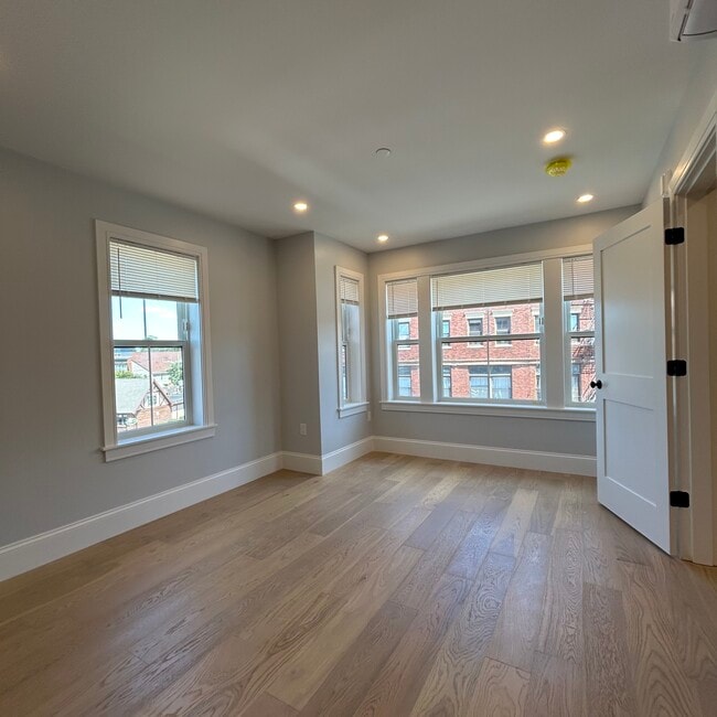 435 Market St, Unit 301