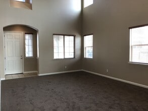 1235 Bluegrass Ct in Los Banos, CA - Building Photo - Building Photo