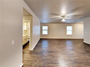 11518 Keystone Cir in Oklahoma City, OK - Building Photo - Building Photo