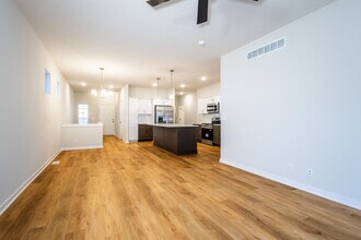 12350 Edgewater Dr in Papillion, NE - Building Photo - Building Photo