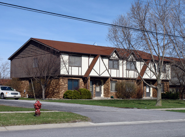 Merrillville 4 Plexes in Merrillville, IN - Building Photo - Building Photo