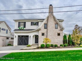 34 Hyde St, Unit 0501 in Saratoga Springs, NY - Building Photo