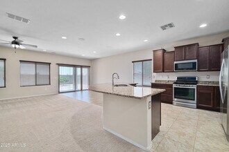 17555 W Hedgehog Pl in Surprise, AZ - Building Photo - Building Photo