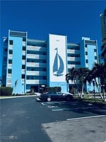 2711 First St in Ft. Myers, FL - Building Photo