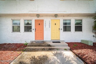 1307 2nd St N in Jacksonville Beach, FL - Building Photo - Building Photo