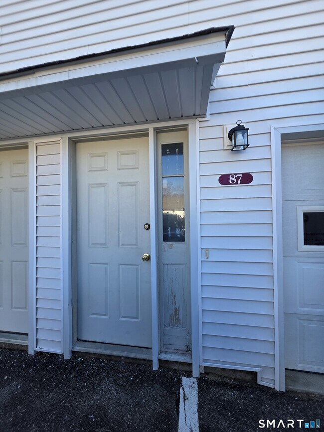 property at 87 Aspetuck Vlg