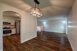 390 Columbus Ct in Sun Prairie, WI - Building Photo - Building Photo