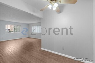 4561 Ashcroft Ave in Sacramento, CA - Building Photo - Building Photo