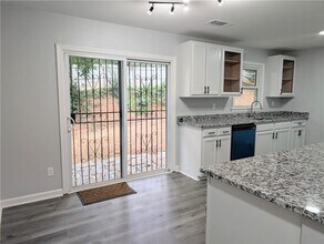257 E Simon Terrace NW in Atlanta, GA - Building Photo - Building Photo