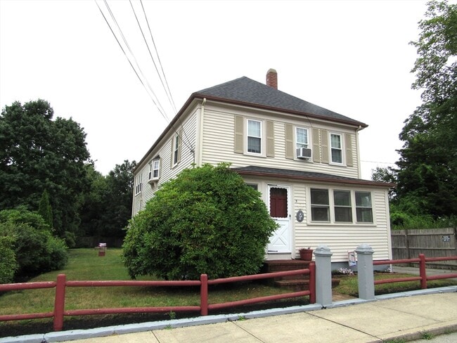 property at 5 Cherry St Ct