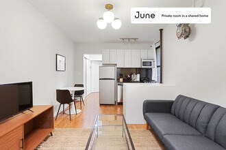 Private bedroom in 2 bed/1 bath Home in New York, NY - Building Photo - Building Photo