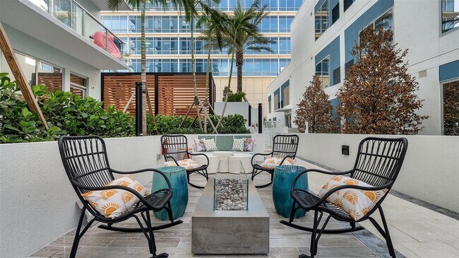 225 1st Ave N, Unit A3 in St. Petersburg, FL - Building Photo - Building Photo